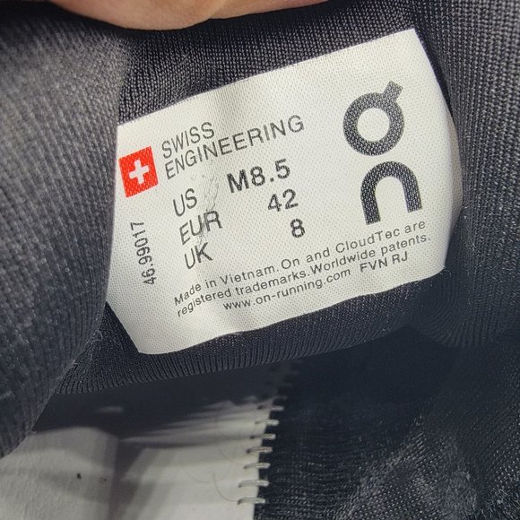 On Cloud Cloudrunner Mens Size 8.5 Black Eclipse Frost Athletic Shoes Casual - Picture 8 of 12